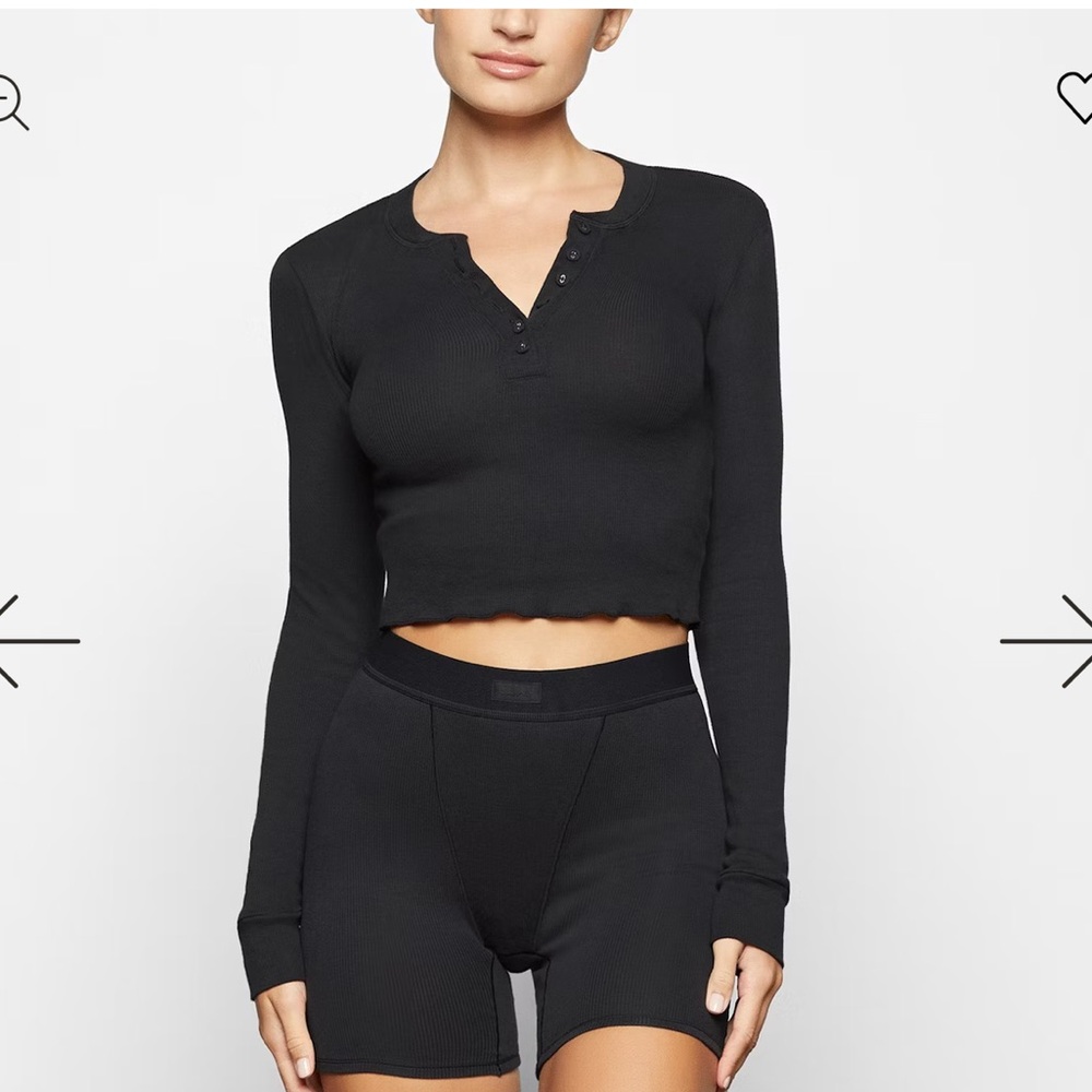 SKIMS Cotton Rib Long Sleeve Crop Henleys